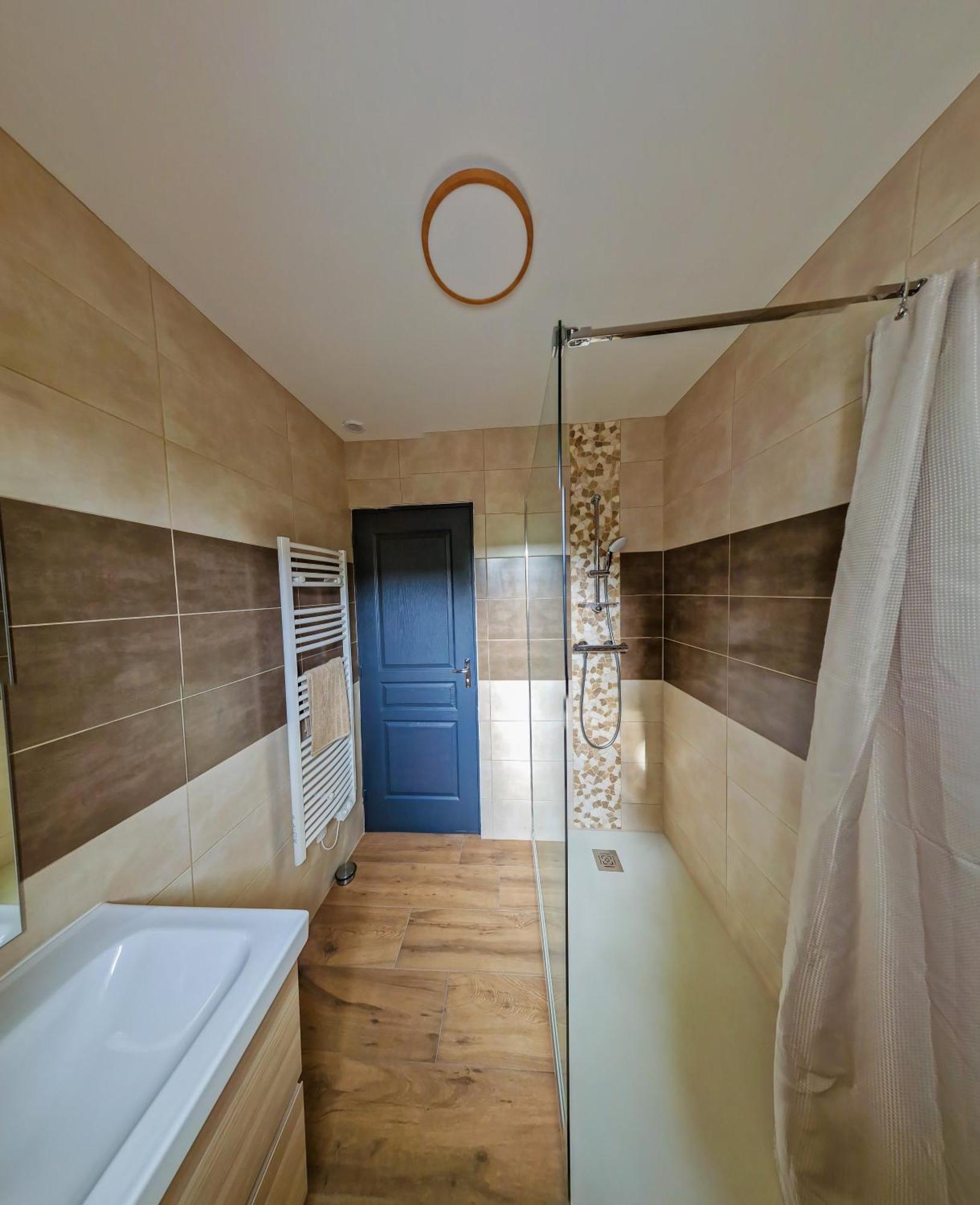 Gite De Catherine Saint-Christophe-des-Bardes Exterior photo