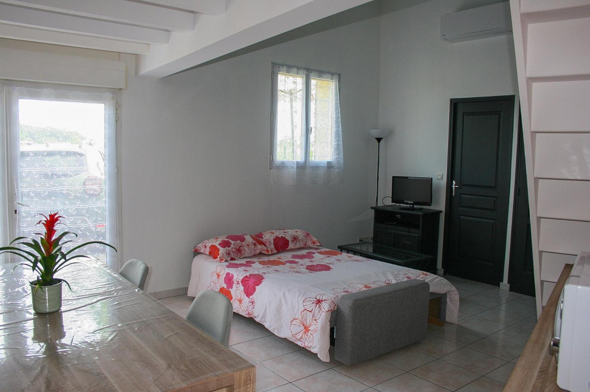 Gite De Catherine Saint-Christophe-des-Bardes Exterior photo
